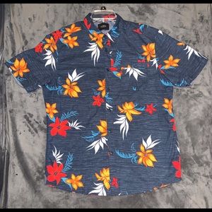 Hawaiian Button Up Shirt NWOT